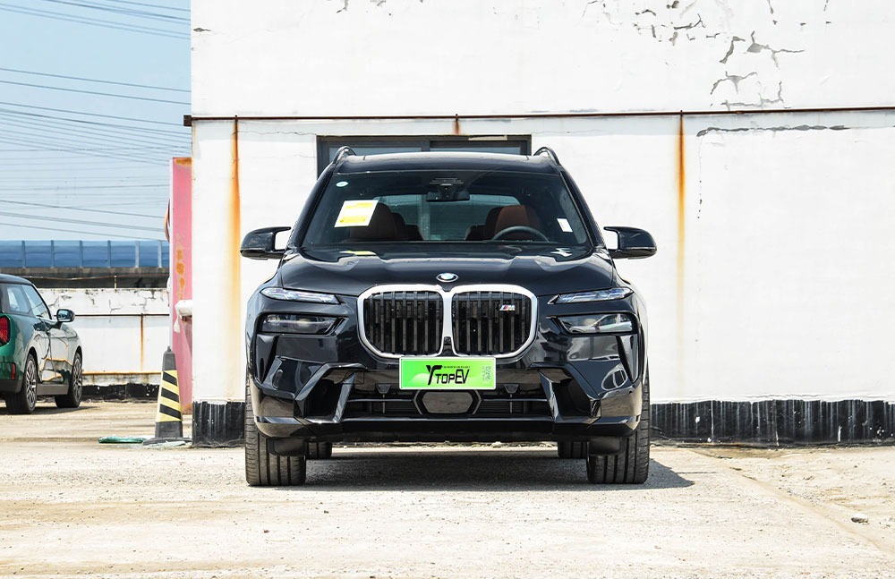 imgi_3_1_3(74) BMW X7 2026– Ready for Export From China | Direct Car Import From China - Image 1